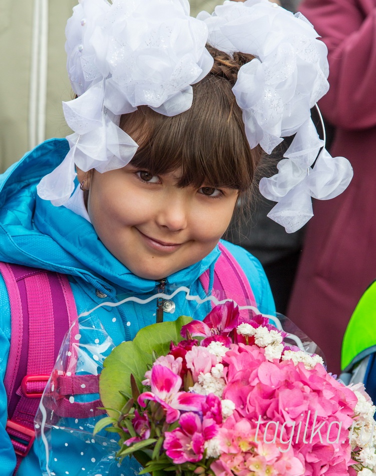 1 сентября 2015 года в школе N32

Это Ксюша. Она будет учиться в 1 "в" классе.