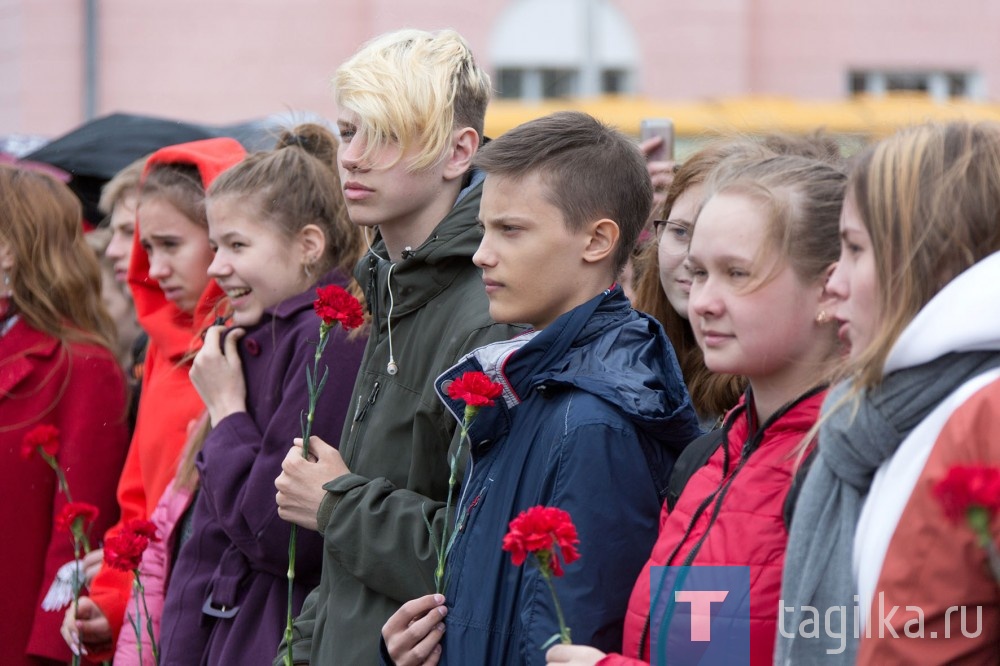 МИТИНГ У ПАМЯТНИКА ТАГИЛЬЧАНАМ – ГЕРОЯМ СОВЕТСКОГО СОЮЗА И ПОЛНЫМ КАВАЛЕРАМ ОРДЕНА СЛАВЫ