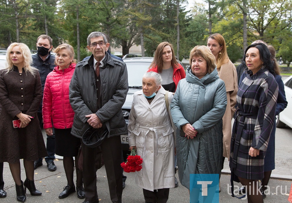 В Нижнем Тагиле установили памятную доску в честь Героя Советского Союза Анатолия Селезнева