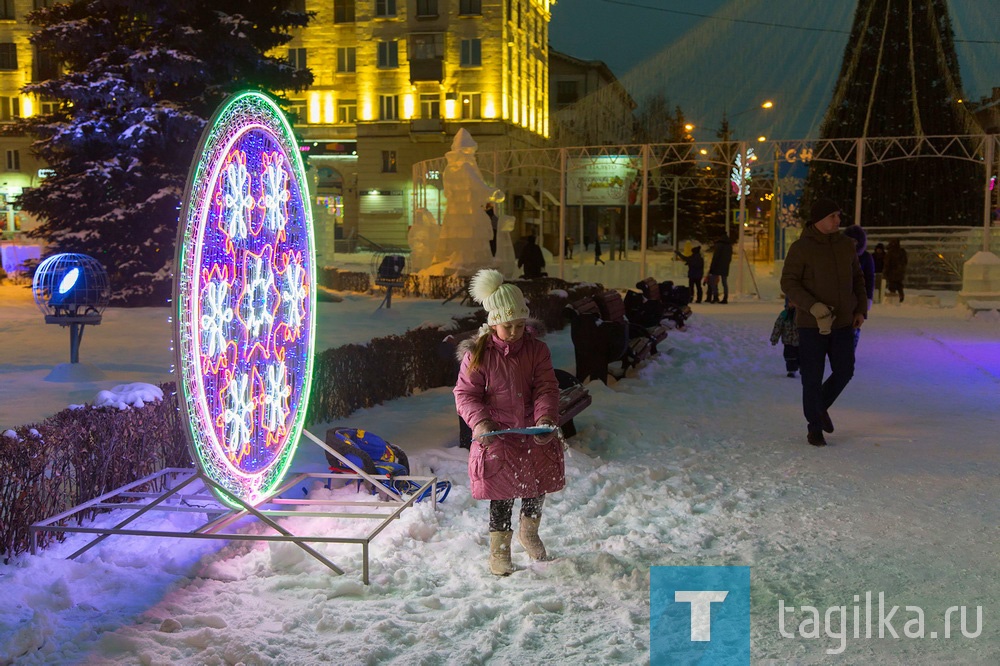 Строительство ледового городка. 22.12.2020