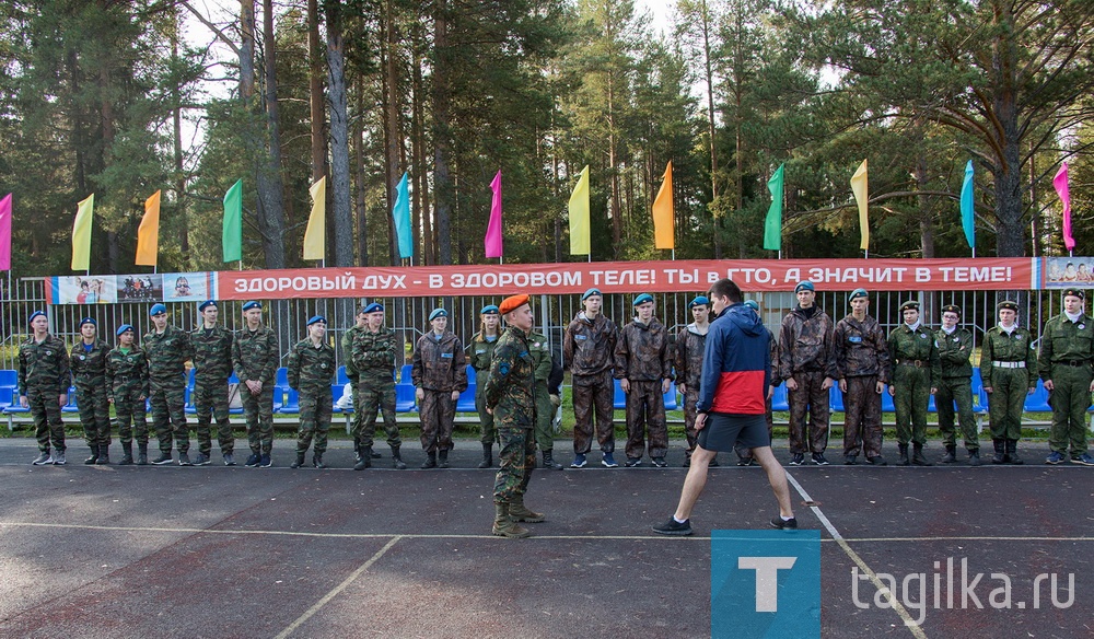 Под Нижним Тагилом проходят оборонно-спортивные сборы