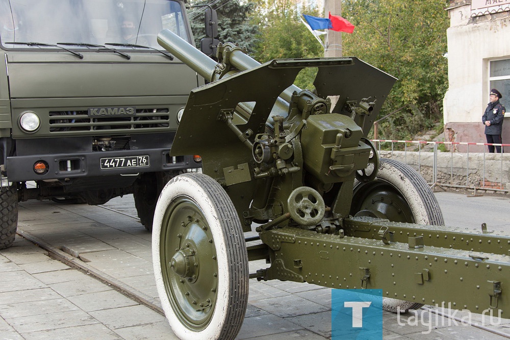 Все готово к началу прохождения военной техники по главной улице города