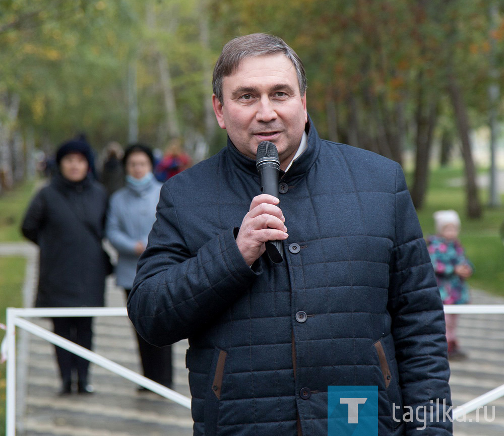 Министр энергетики и ЖКХ Свердловской области Николай Смирнов.

Министр энергетики и ЖКХ Свердловской области Николай Смирнов также отметил успехи муниципалитета в реализации инфраструктурных проектов. «Нижний Тагил – вот уже несколько лет является одним из самых активных участников региональной программы формирования комфортной городской среды. И каждый новый объект его благоустройства неповторим, продуман до малейших деталей и выполнен неформально, а с конкретной нацеленностью на людей, на создание для жителей возможности разнообразить свой досуг и наполнить его новым, интересным содержанием. Уверен, после такой масштабной реконструкции это общественное пространство обретет новую жизнь и обязательно станет еще одной точкой притяжения горожан», - сказал он.