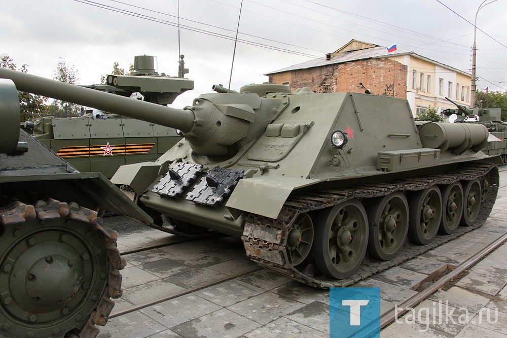 Все готово к началу прохождения военной техники по главной улице города