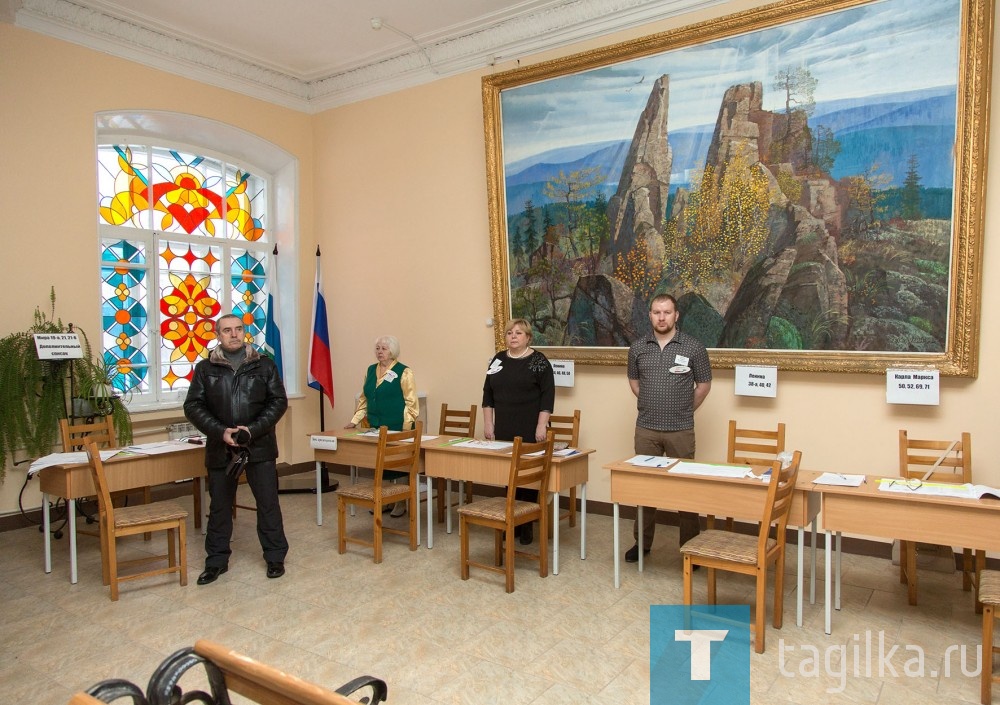 В Нижнем Тагиле открылись избирательные участки. Старт прошел очень активно