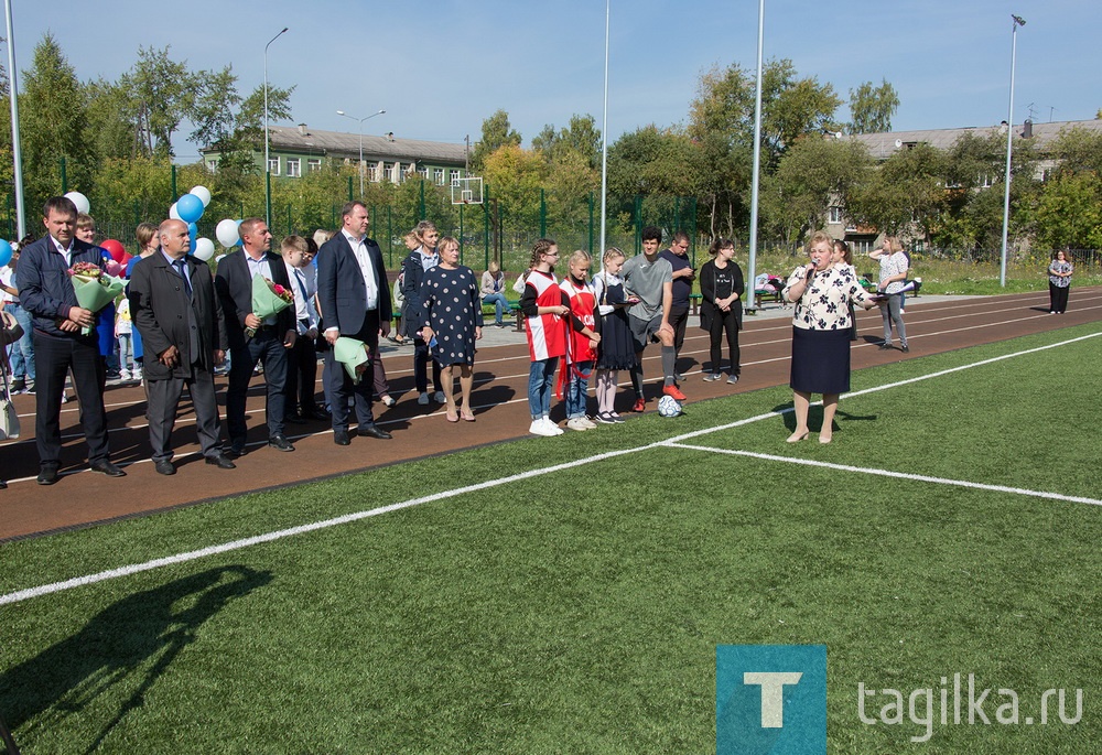 В Нижнем Тагиле открыли новый школьный стадион