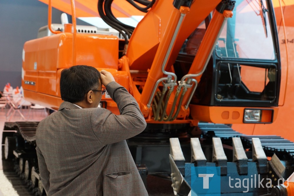 Мэр Нижнего Тагила Сергей Носов посетил INNOPROM