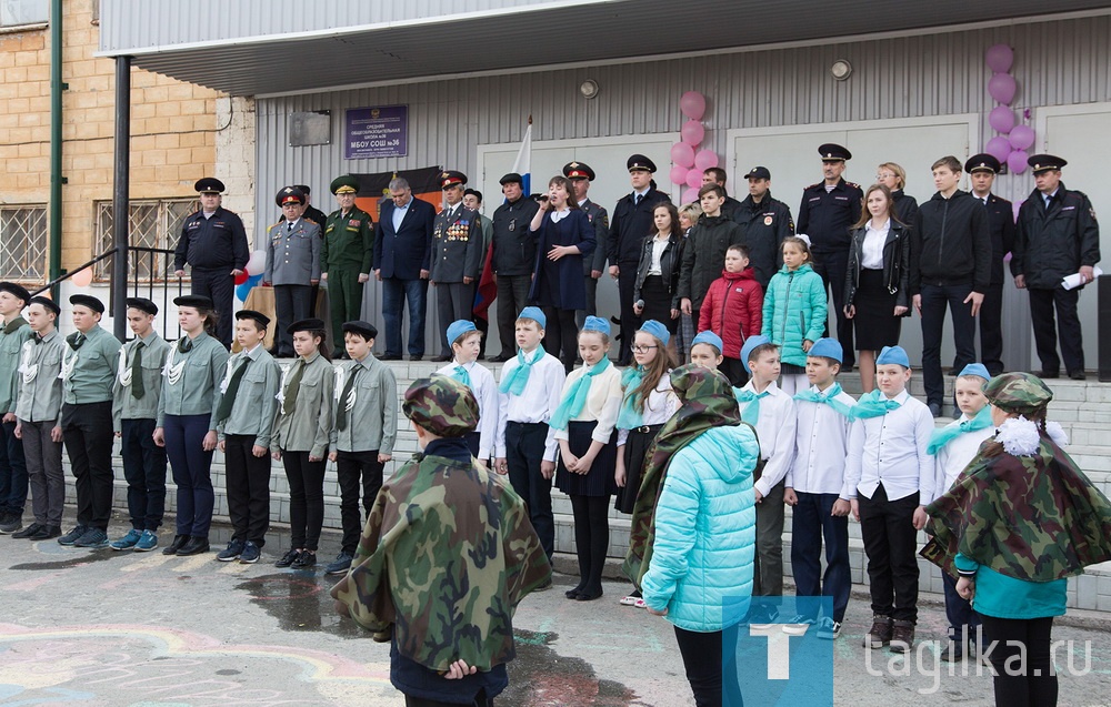 Сегодня открылась мемориальная доска в память о милиционере-герое Андрее Аргаузове