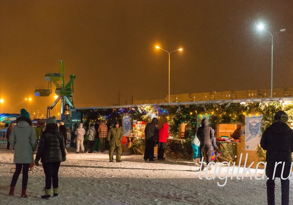 Открытие ледового городка у физкультурно-оздоровительного комплекса «Президентский» на ГГМ ﻿