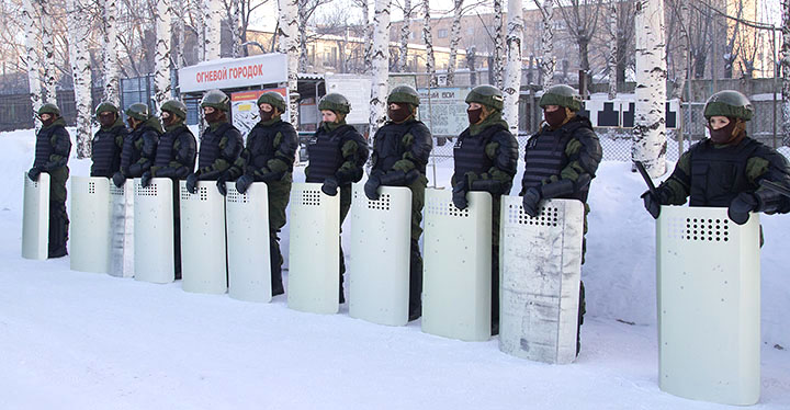Женский спецназ в ИК-6 Нижнего Тагила. Архив