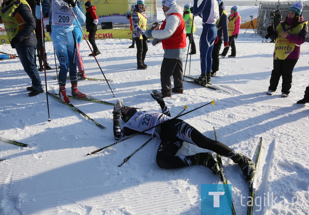 Олимпийский чемпион Антон Шипулин стал третьим на "Лыжне России" в Нижнем Тагиле