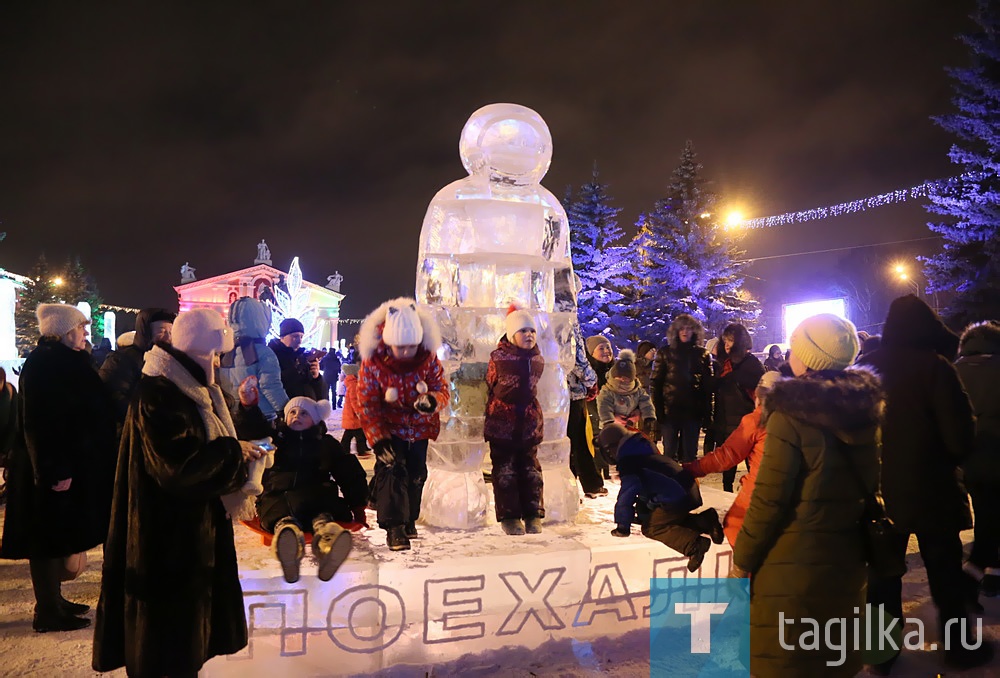 Главная елка города зажгла свои огни!