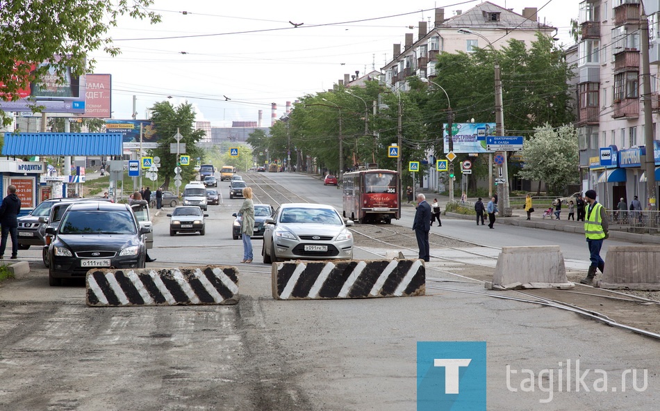 Движение через мост Выя-Красный камень перекрыто.