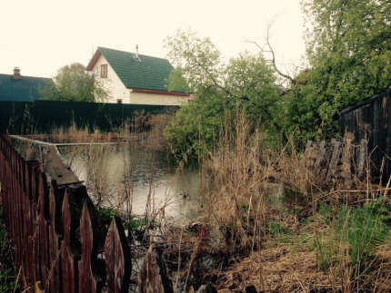 В Ревде и селе Черданцево вода добралась до частного сектора