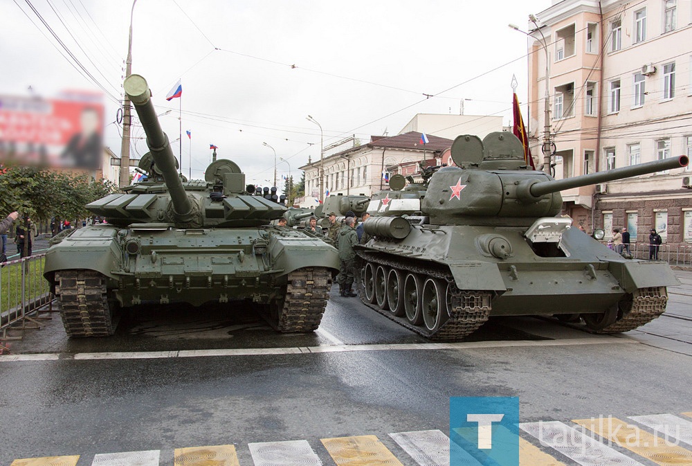 Все готово к началу прохождения военной техники по главной улице города