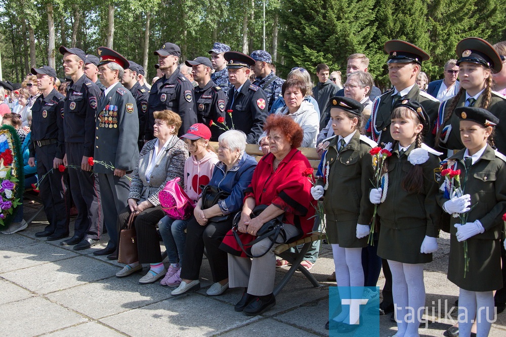 В День памяти и скорби прошел городской митинг