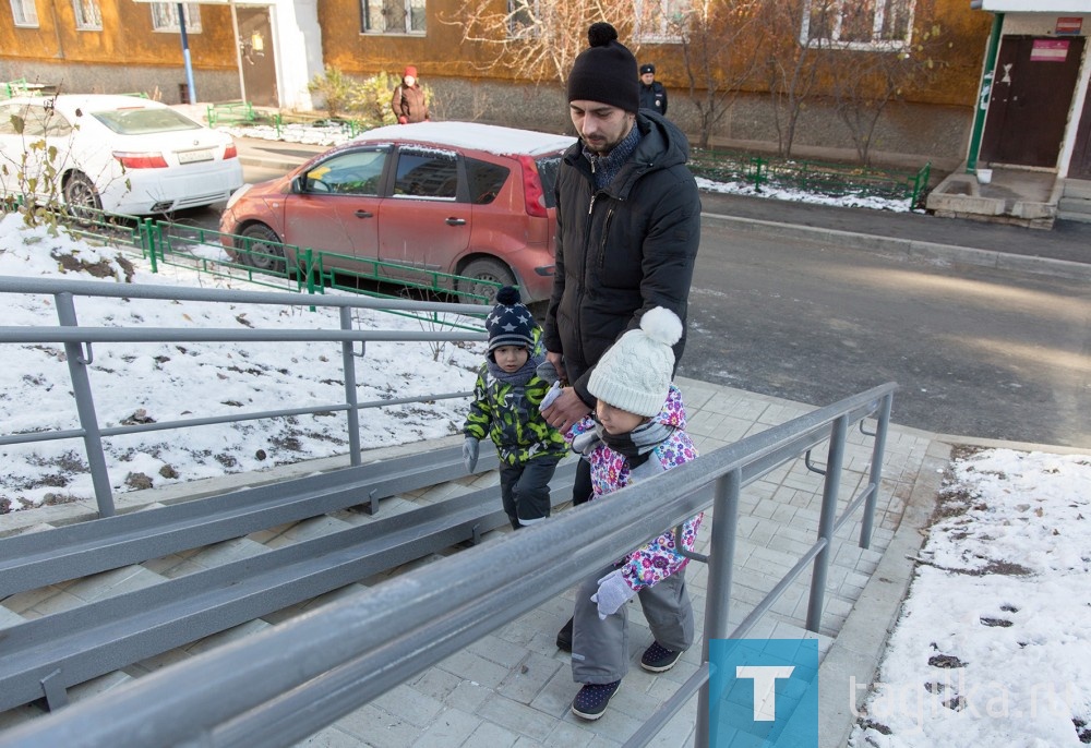 Сегодня торжественно открылся обновленный двор домов на улице Нижней Черепанова №13, 15, 9,11,17,19, 21