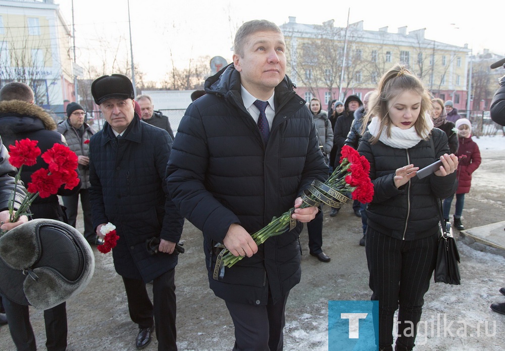 В Нижнем Тагиле торжественно открыли памятную доску в честь Евгения Зудова