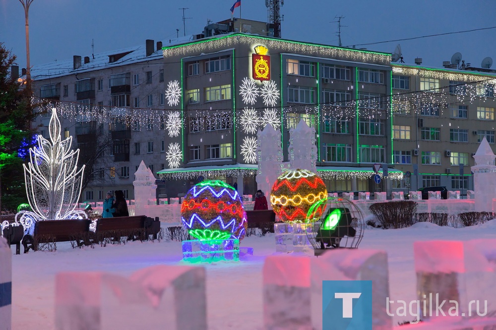 Зимние каникулы закончились, но ледовые городки продолжают работать