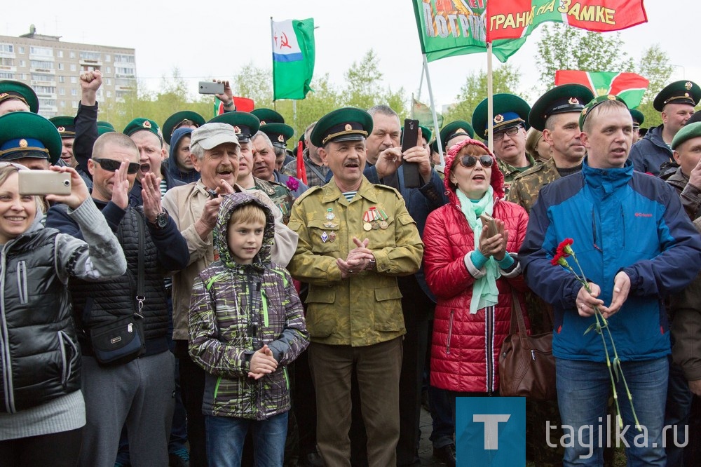 В парке Победы открыли монумент пограничникам