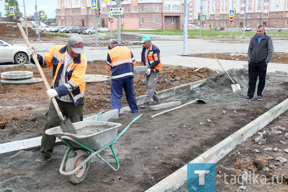 Объезд корреспондентами Т.Р.по благоустройству улиц и дорог города