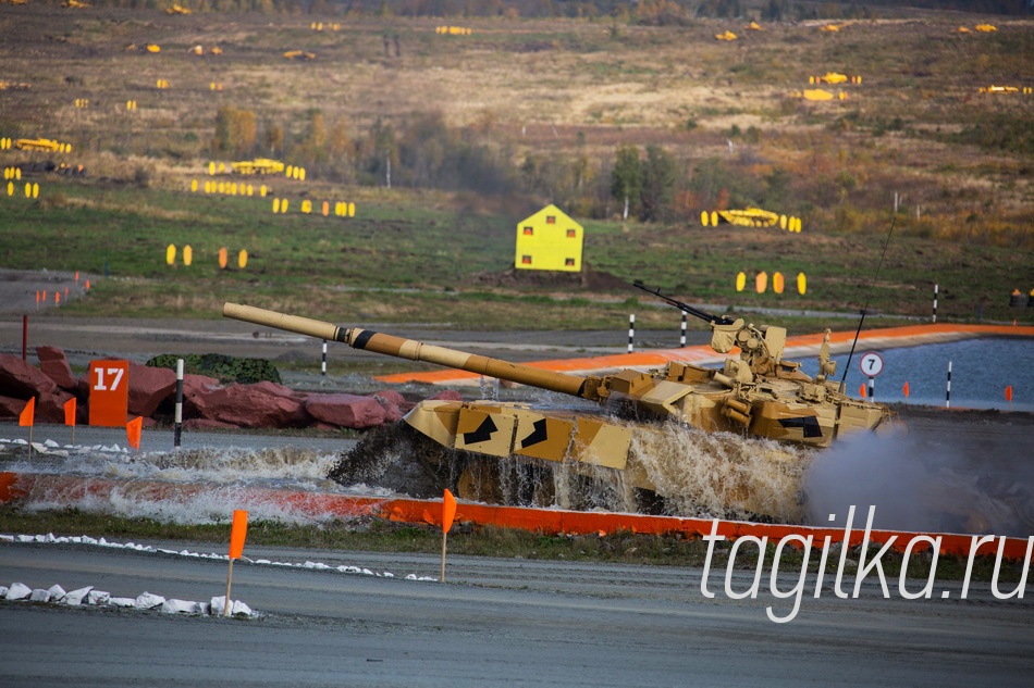 RUSSIA  ARMS  NA  ZEMLE