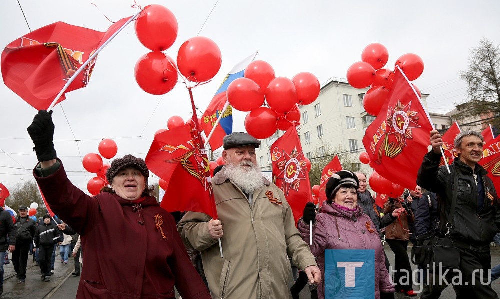 Праздничное шествие тагильчан в честь 72-летия Великой Победы.