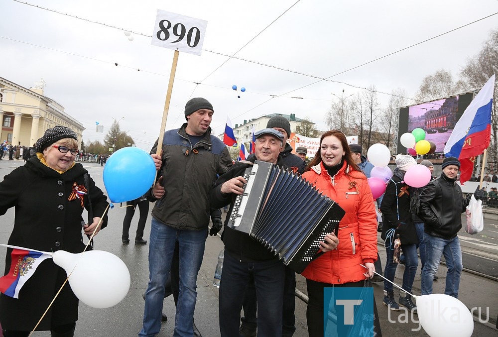 Праздничное шествие тагильчан в честь 72-летия Великой Победы.