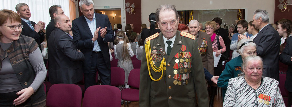 Вручение юбилейных медалей "70 лет Победы в Великой Отечественной войне 1941-1945 г.г." ветеранам г. Н-Тагила.