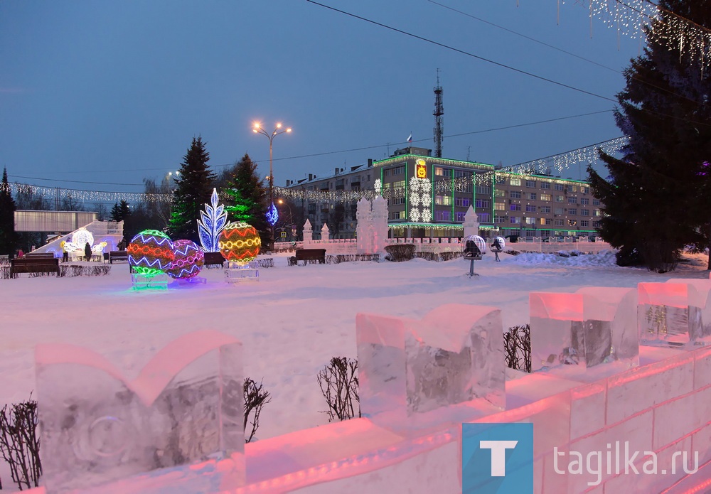 Зимние каникулы закончились, но ледовые городки продолжают работать