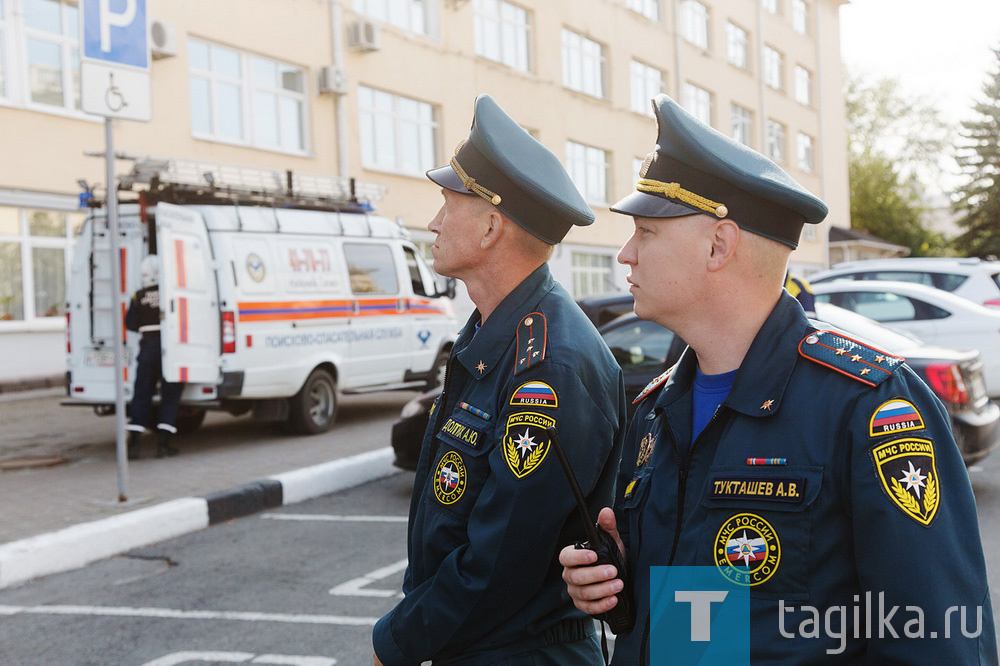 Пожар, полная эвакуация, двое спасенных. В администрации Нижнего Тагила прошли учения