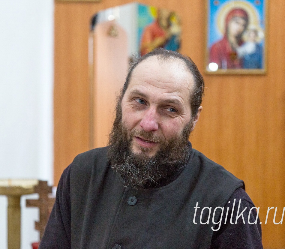 Висимоуткинск.Храм. Отец Сергий.

Вот так, начиная с малого, идет процесс строительства храма. В таком деле нет мелочей. Ведь каждый шаг на пути к созиданию – это и шаг вперед в духовном становлении людей.

Текст Елены Пешковой.