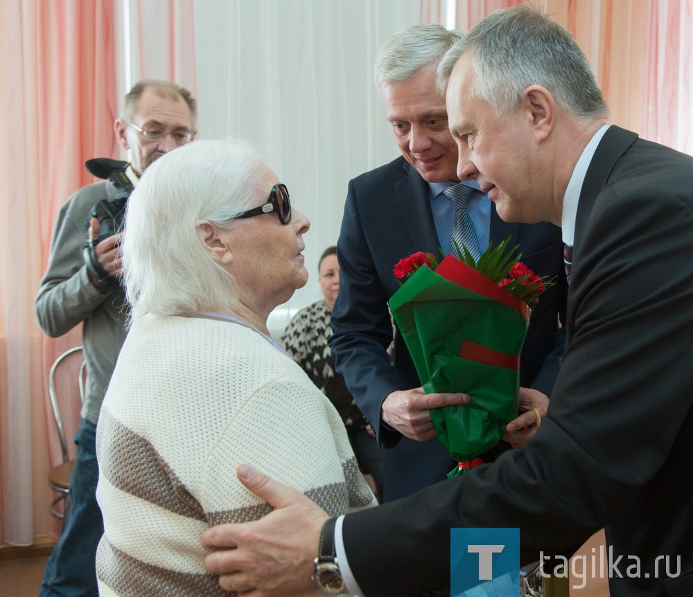 Торжественное вручение юбилейных медалей «75 Победе в Великой Отечественной войне 1941-1945 гг.»