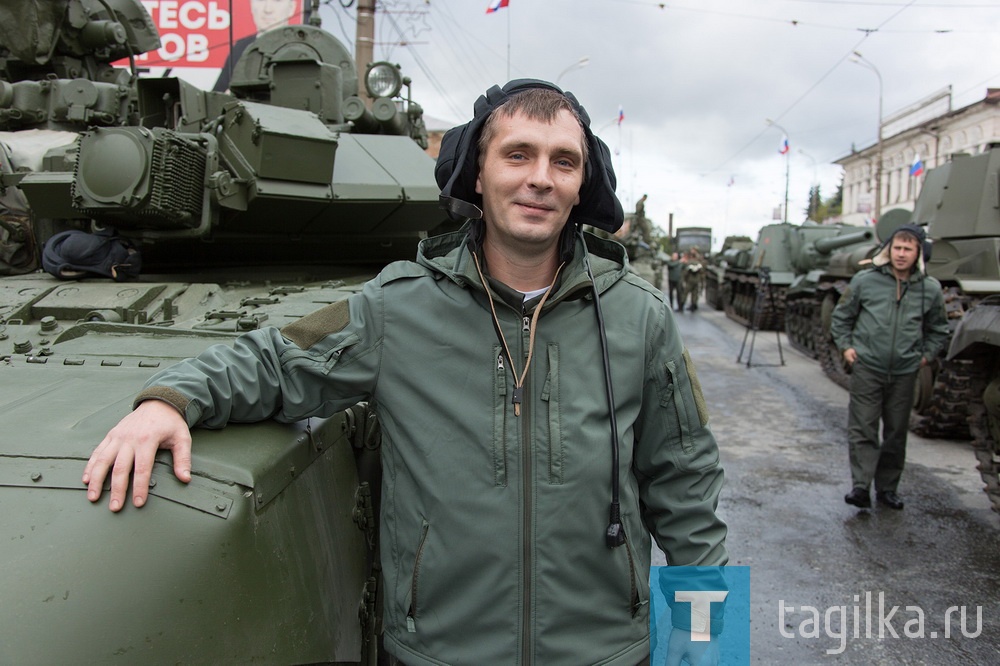 Все готово к началу прохождения военной техники по главной улице города