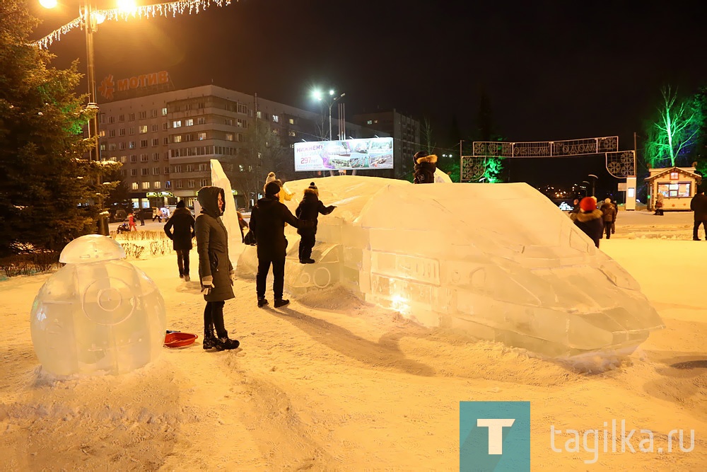 Главная елка города зажгла свои огни!