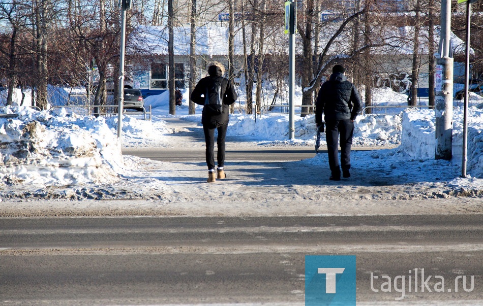 Нижний Тагил. Уборка снега. Зима. Коммунальное хозяйство.