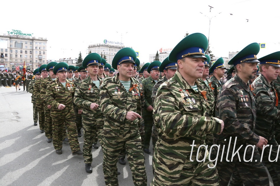 Великой Победе-70 лет. Военный  парад и демонстрация. Н-Тагил.