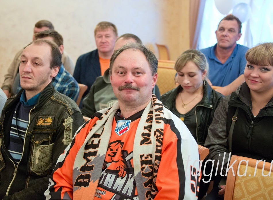 Встреча ХК "Спутник" с болельщиками