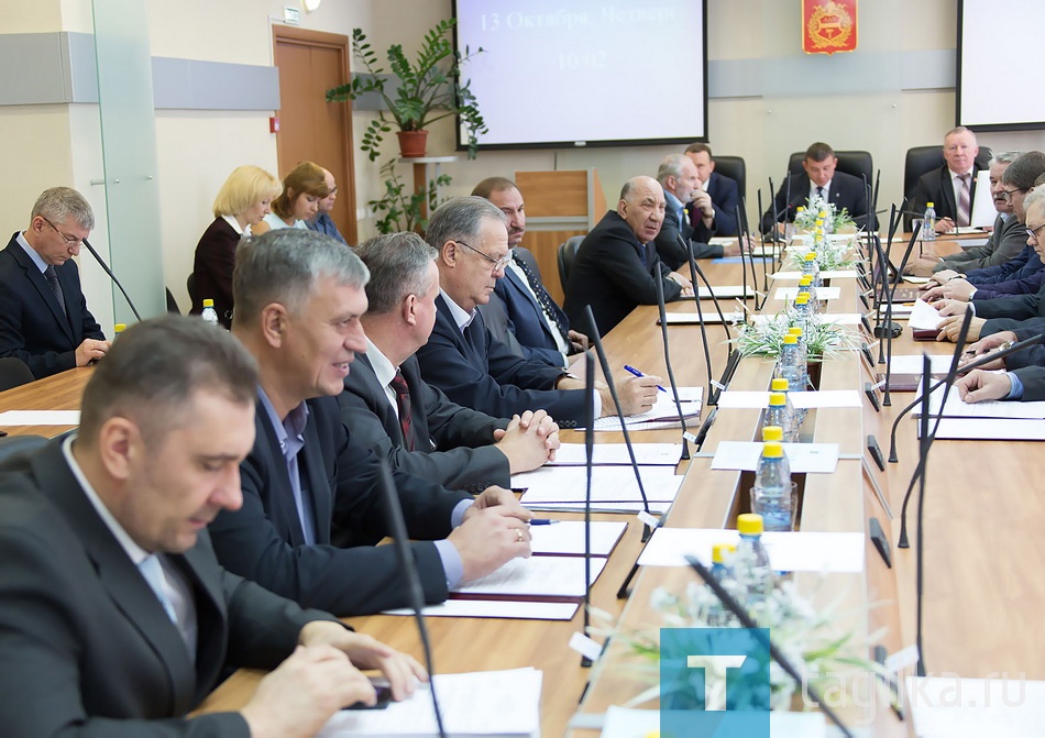 Депутаты не хотели, чтобы Владимир Радаев ушел из гордумы.