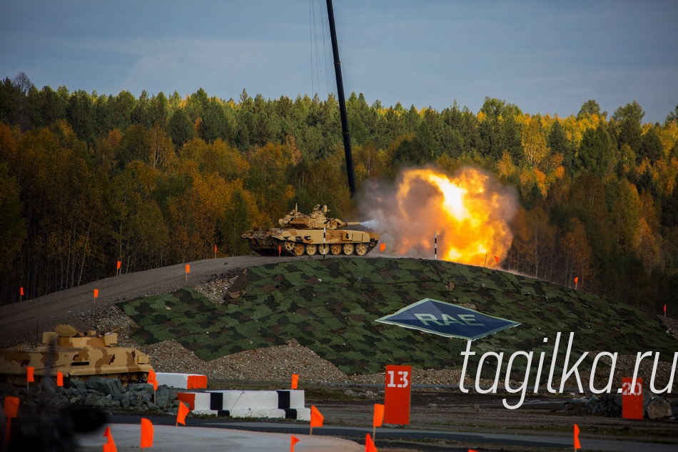 RUSSIA  ARMS  NA  ZEMLE