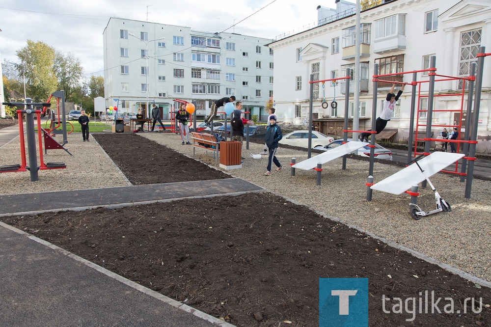 В Нижнем Тагиле отпраздновали завершение реконструкции дворов в районе ВМЗ