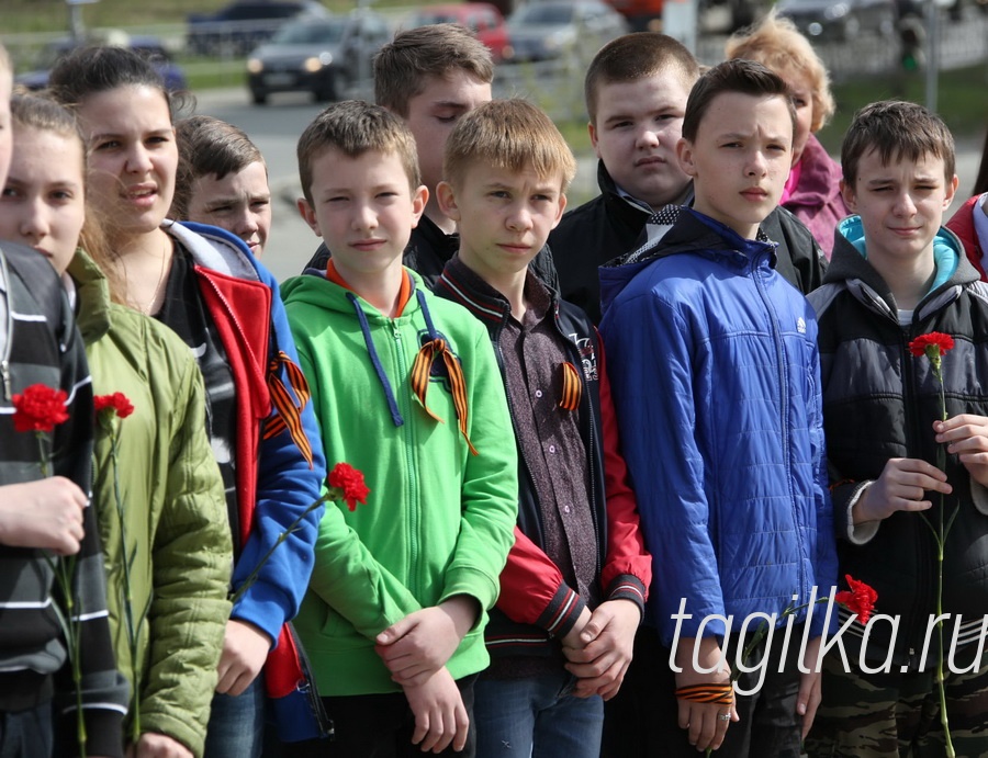Победе-70 лет. Митинг у памятника строителям.