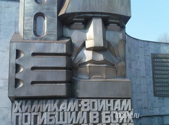 75 лет Победе. Ноги в воде, голова в жаре