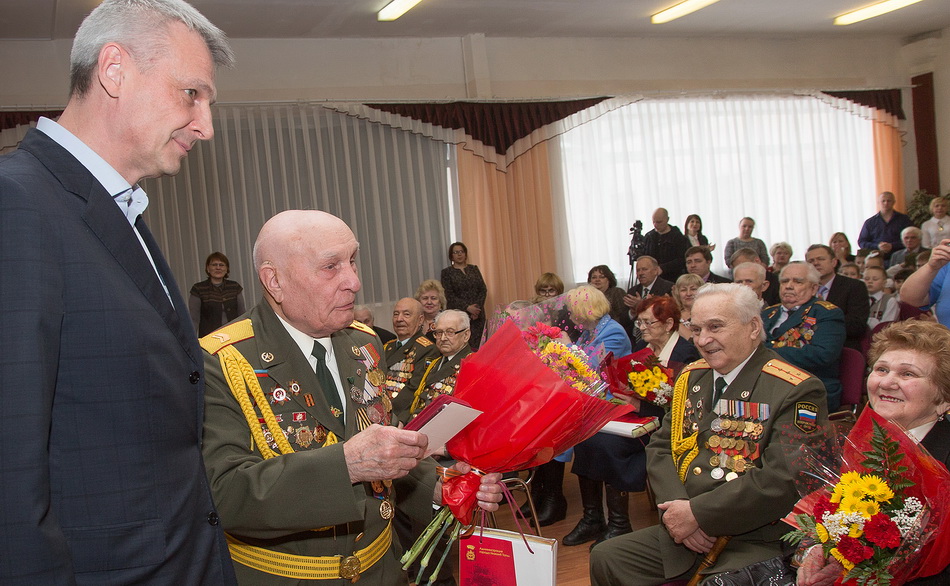 Вручение юбилейных медалей "70 лет Победы в Великой Отечественной войне 1941-1945 г.г." ветеранам г. Н-Тагила.