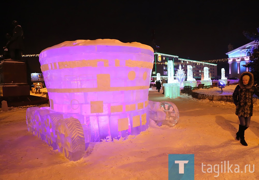 Главная елка города зажгла свои огни!