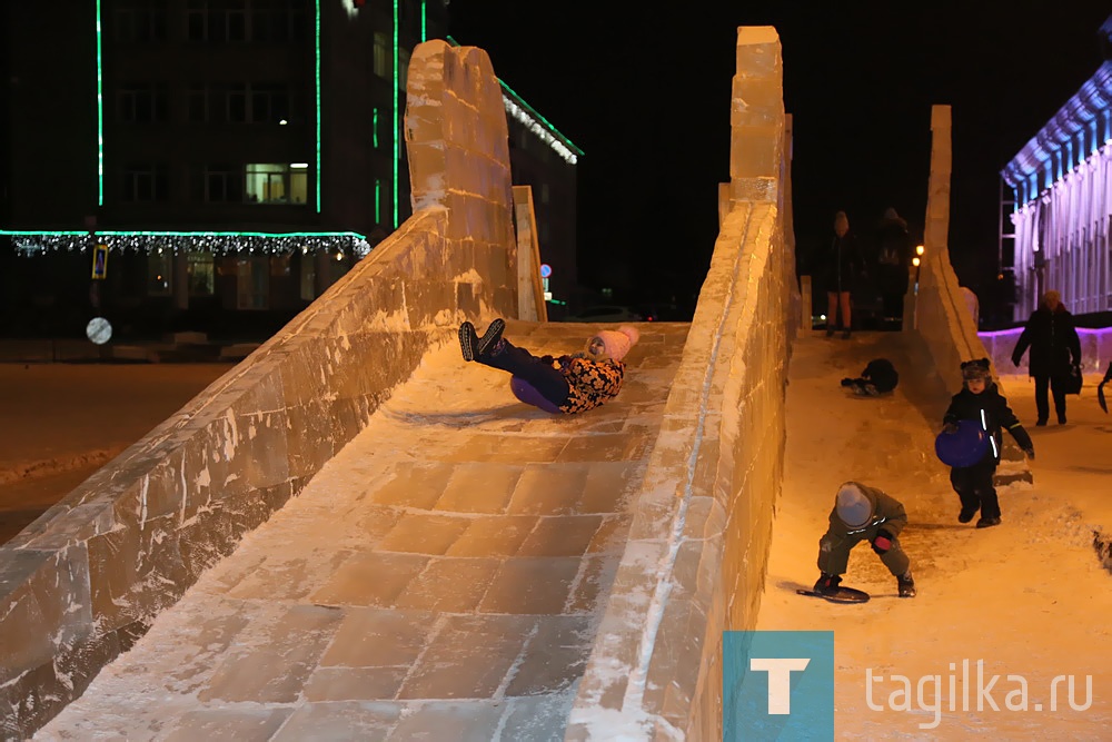 Главная елка города зажгла свои огни!