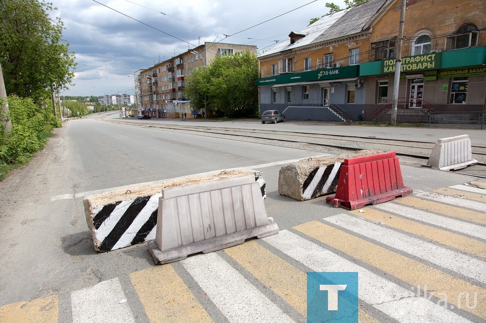 Движение через мост Выя-Красный камень перекрыто.