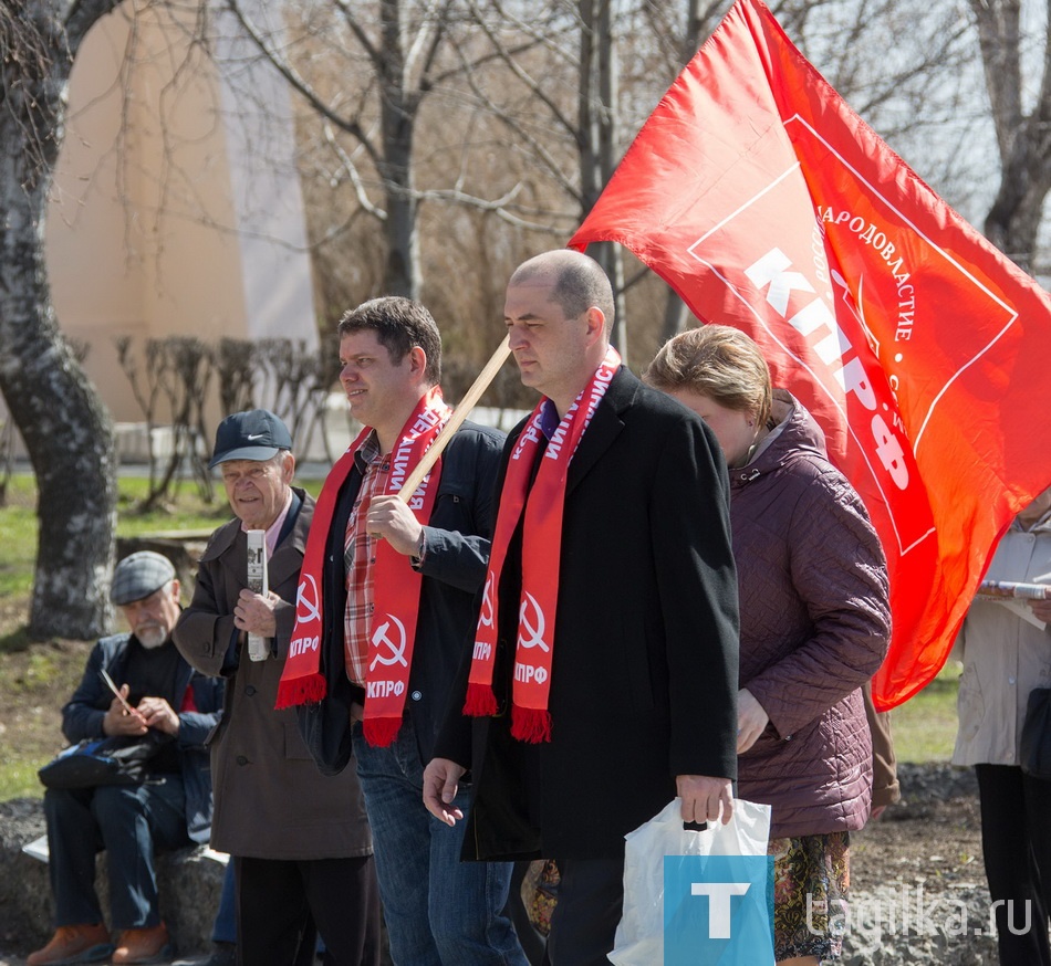 В Нижнем Тагиле празднуют Первомай. Митинг КПРФ.