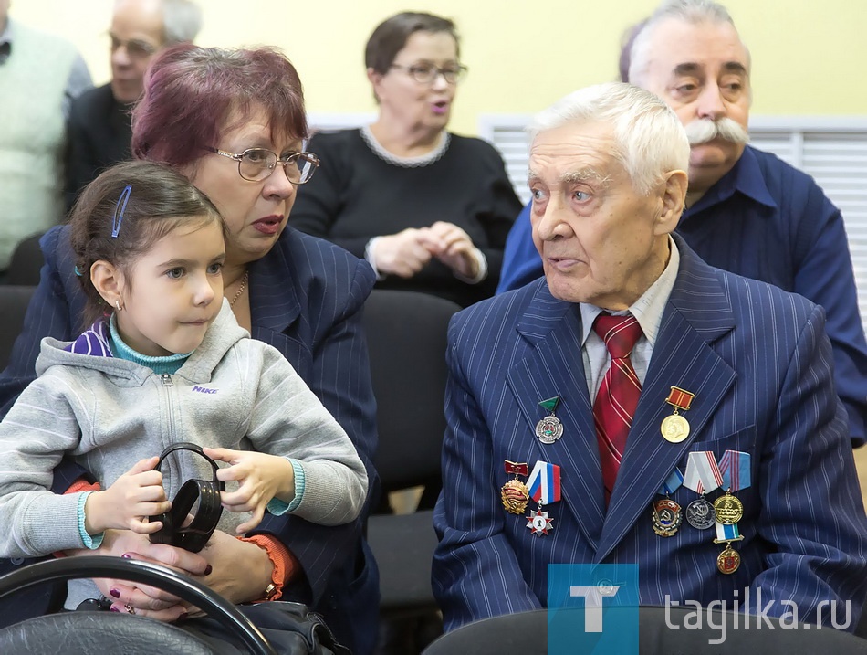 Выставка «История Советской Армии в нагрудных знаках»