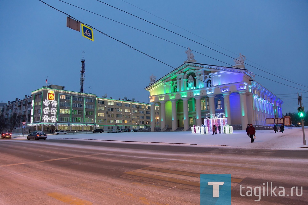 Зимние каникулы закончились, но ледовые городки продолжают работать